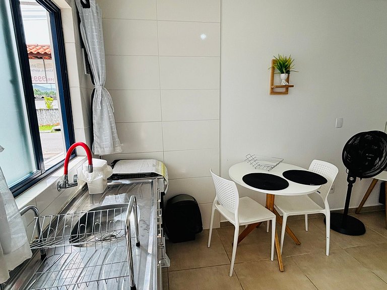 Canasvieiras - Apto Studio (101) - 700m da praia