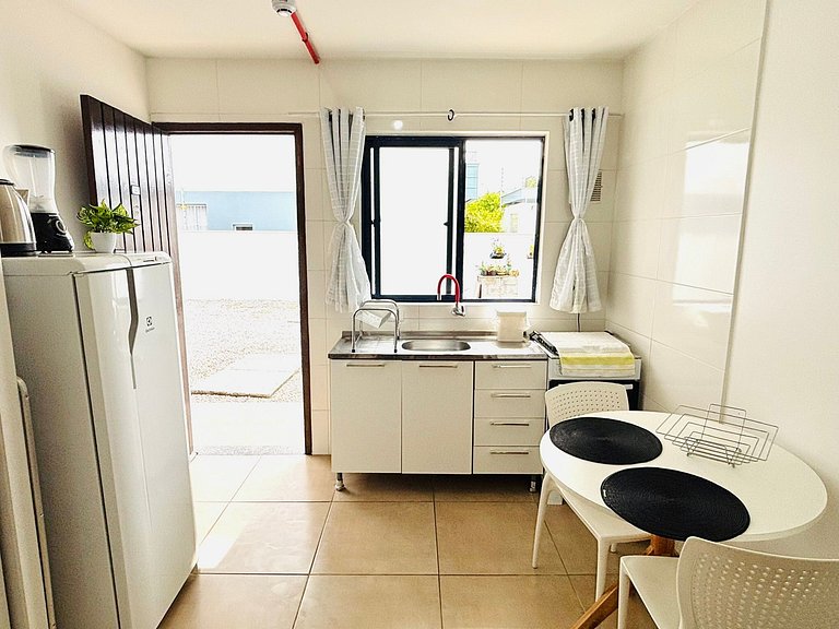 Canasvieiras - Apto Studio (101) - 700m da praia