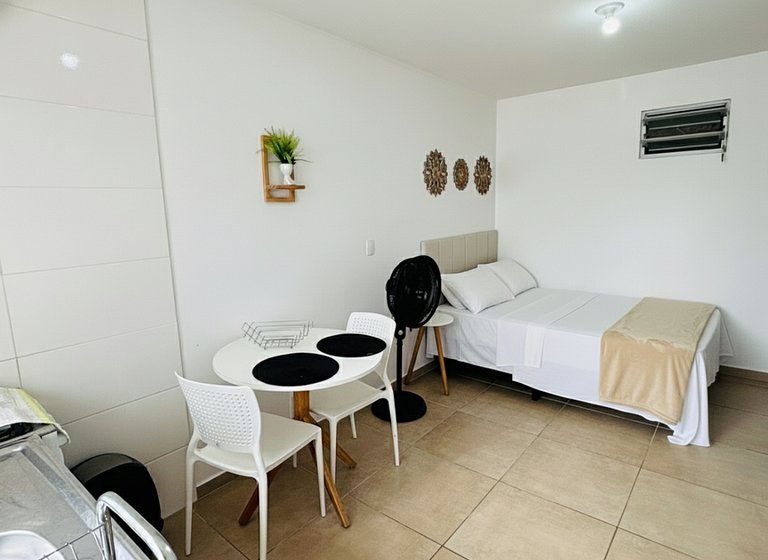 Canasvieiras - Apto Studio (101) - 700m da praia